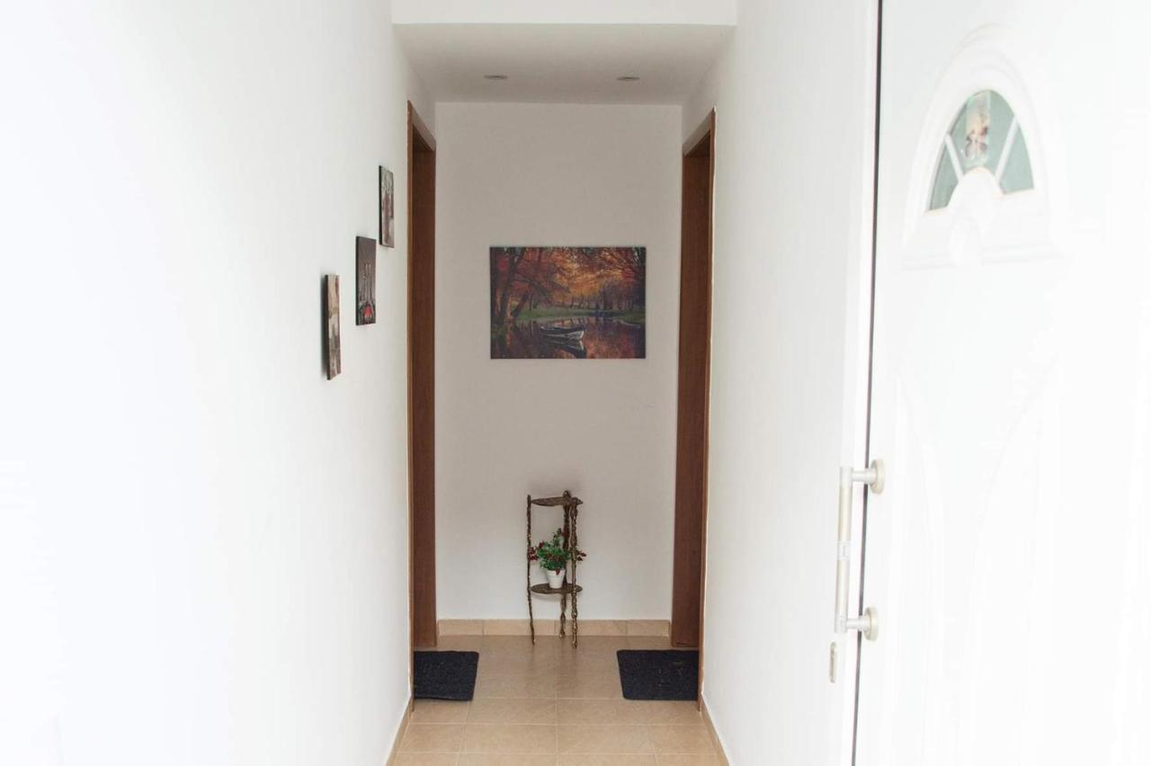 Mirmidones Anesis Apartment Agrelia Bagian luar foto