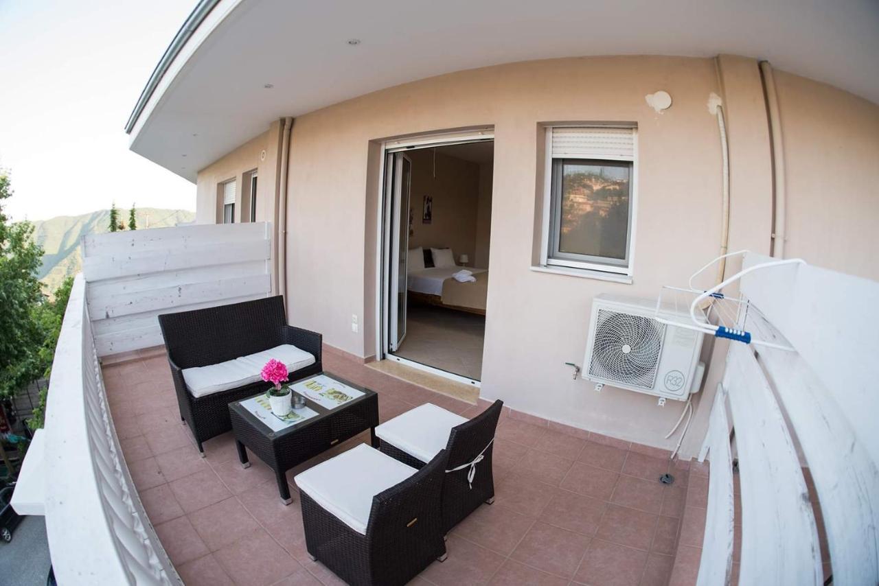 Mirmidones Anesis Apartment Agrelia Bagian luar foto